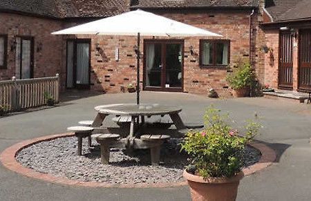 Отель The Manor Coach House Hindlip Экстерьер фото