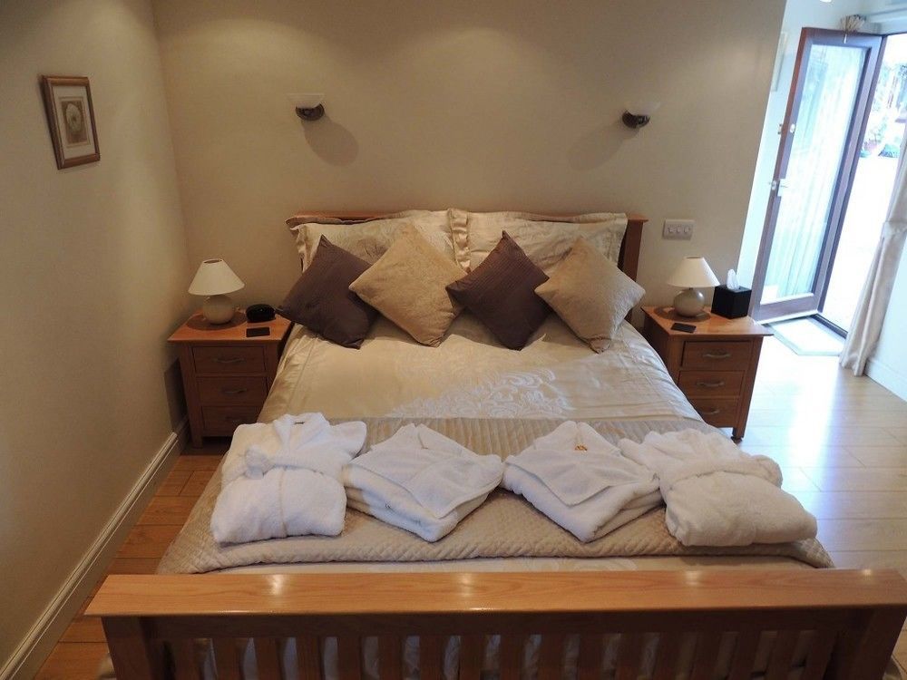 Отель The Manor Coach House Hindlip Экстерьер фото
