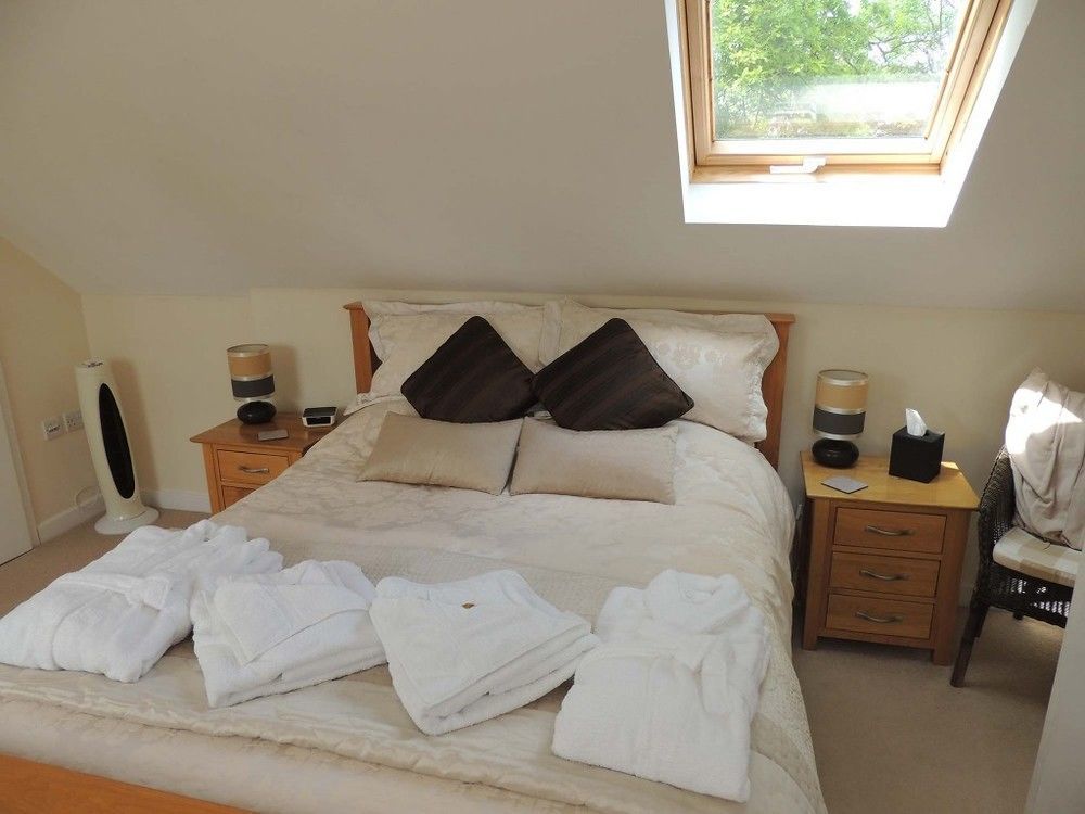 Отель The Manor Coach House Hindlip Экстерьер фото